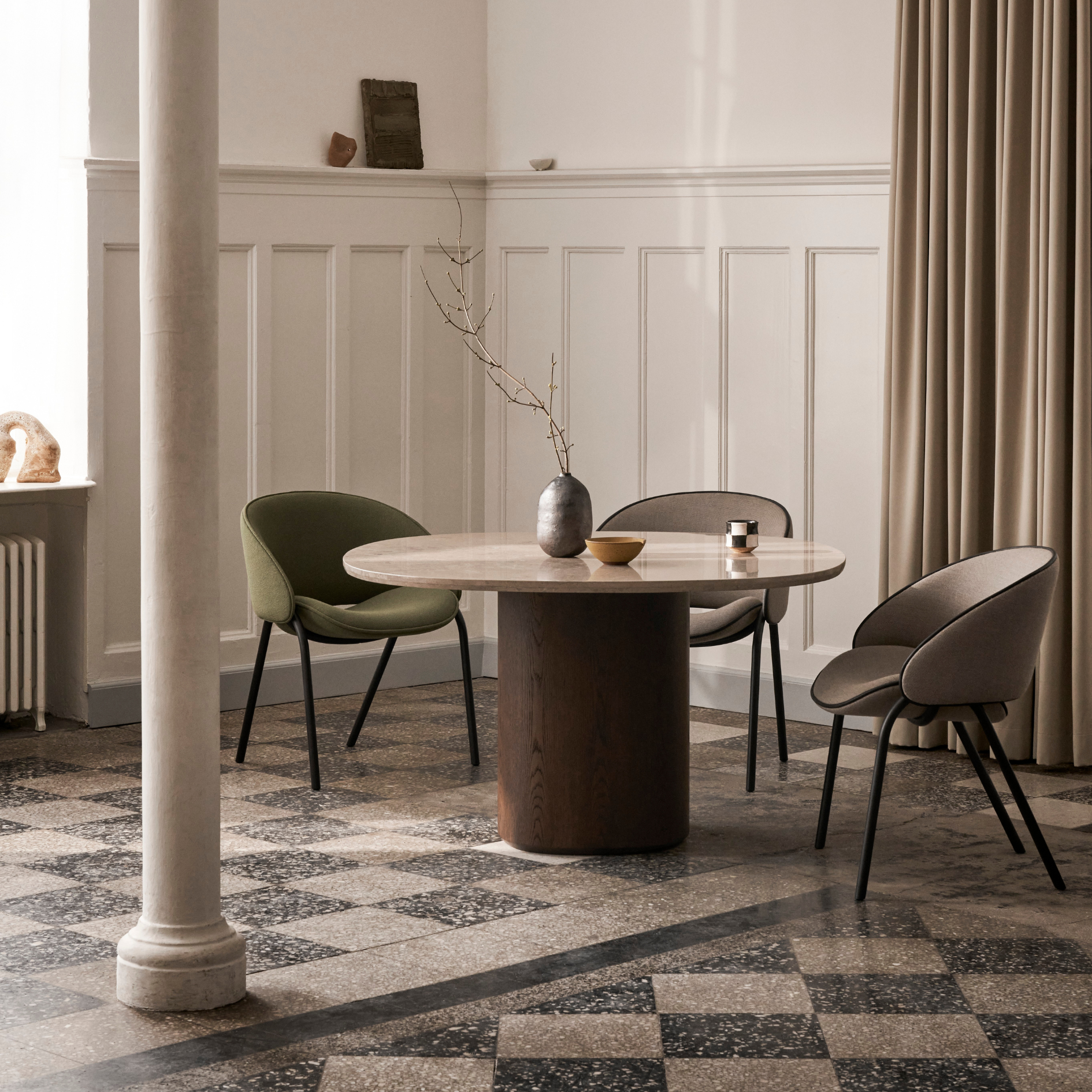 Ovata Dining Table